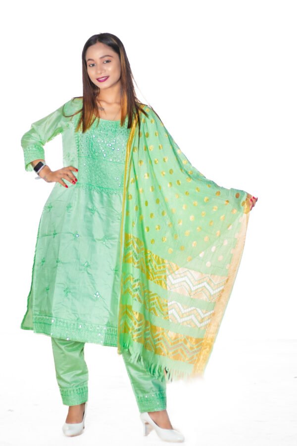 ladies leyon kurta set